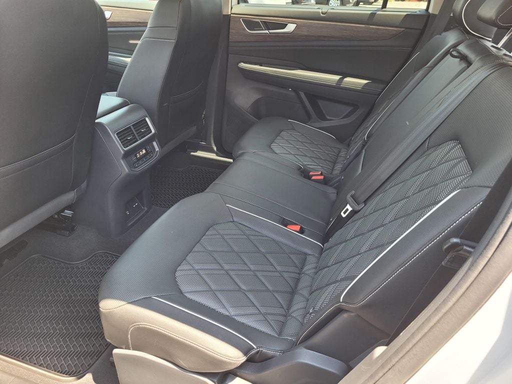 2025 Volkswagen Atlas 2.0T SEL Premium R-Line