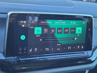 2024 Volkswagen Atlas 2.0T Peak Edition SEL