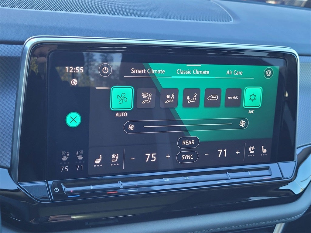 2024 Volkswagen Atlas 2.0T Peak Edition SEL