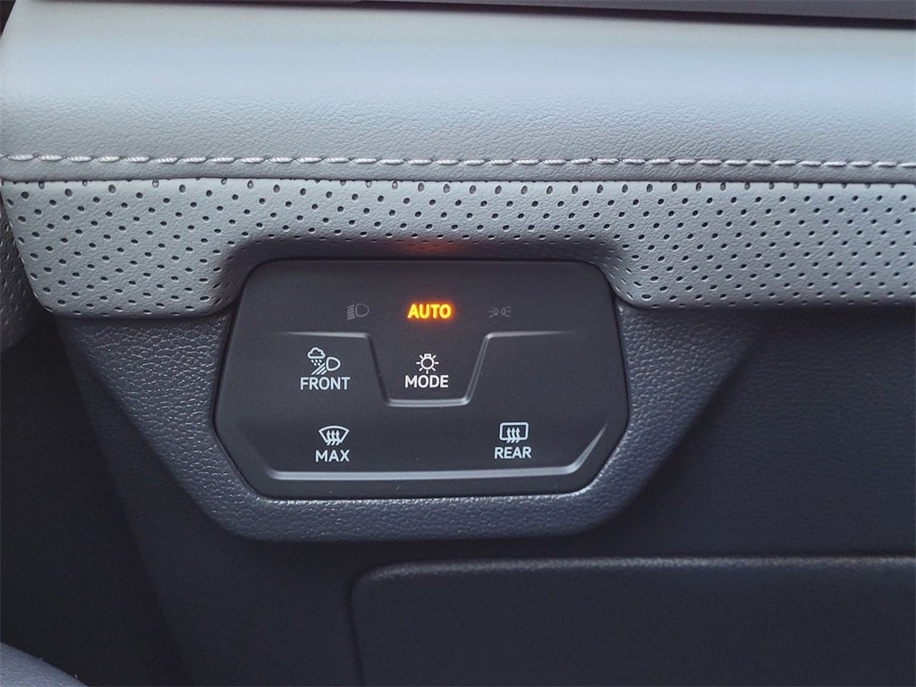 2024 Volkswagen Atlas 2.0T Peak Edition SEL