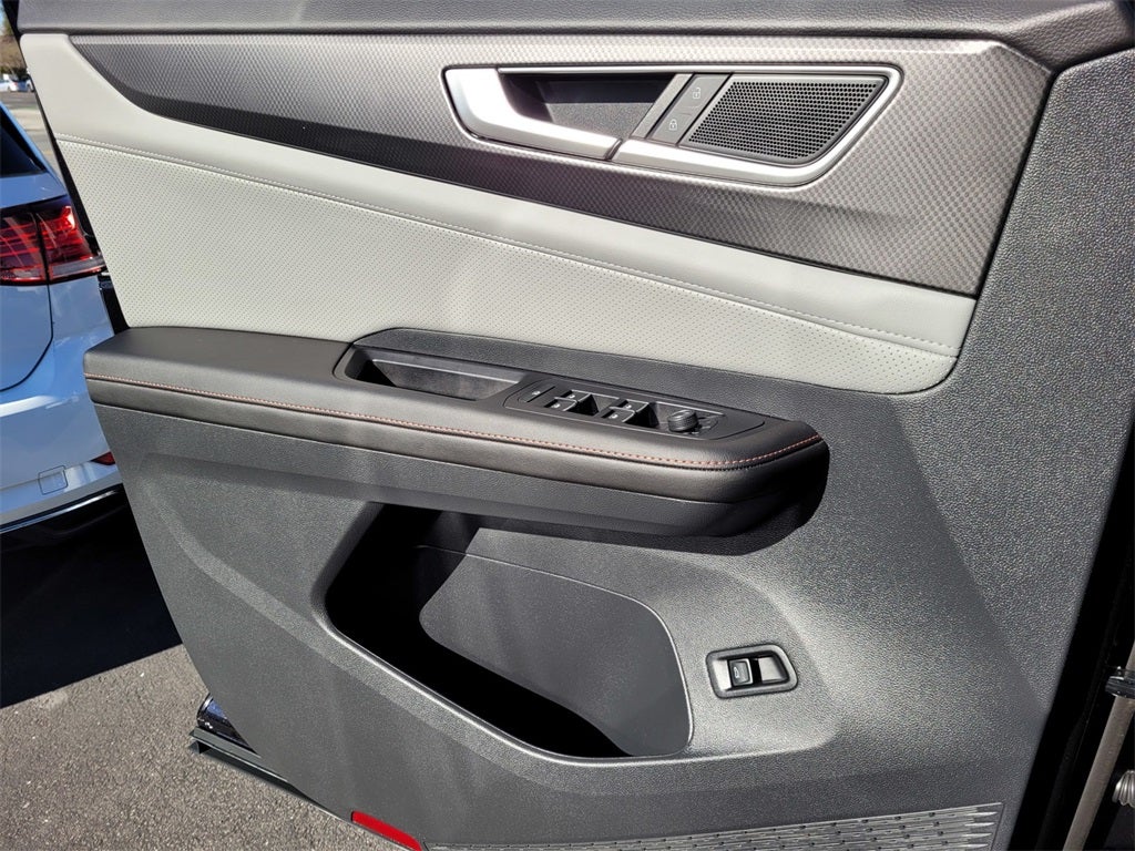 2024 Volkswagen Atlas 2.0T Peak Edition SEL