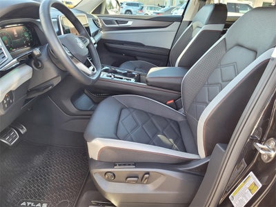 2024 Volkswagen Atlas 2.0T Peak Edition SEL
