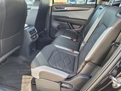 2024 Volkswagen Atlas 2.0T Peak Edition SEL