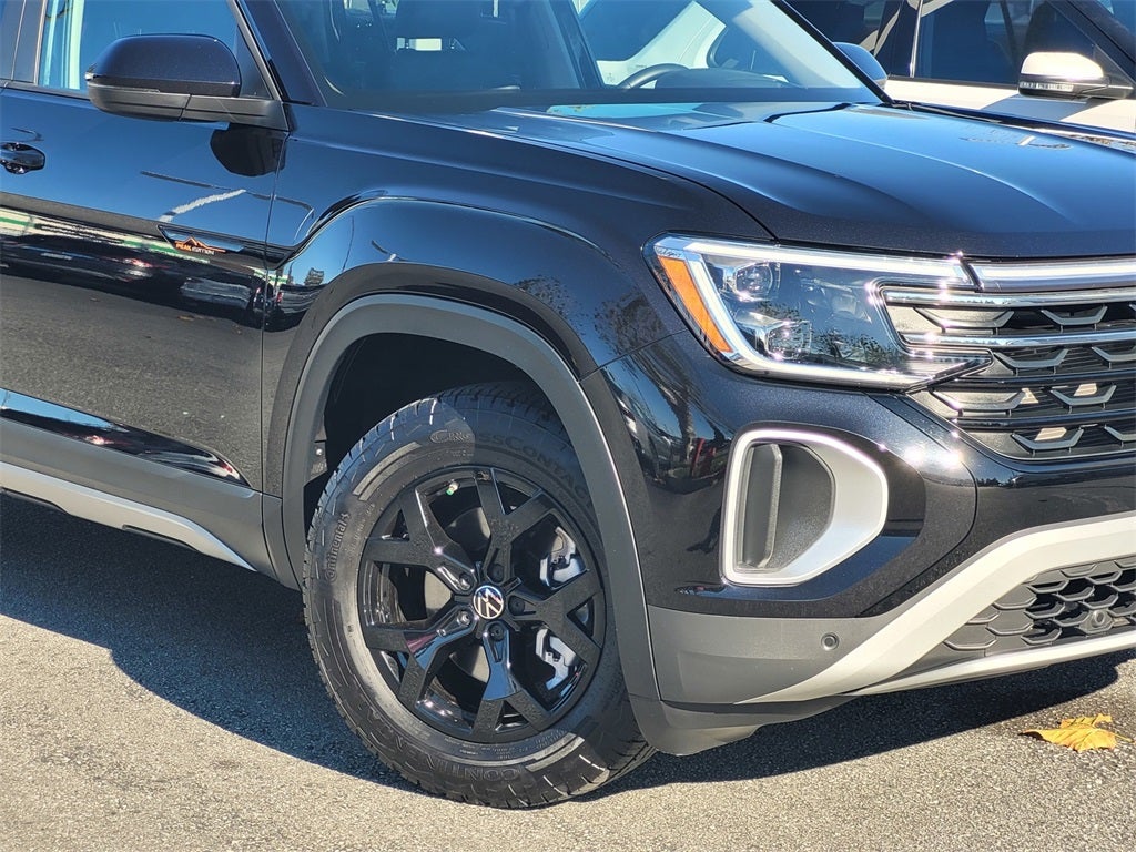 2024 Volkswagen Atlas 2.0T Peak Edition SEL
