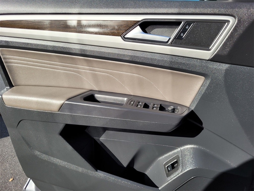 2021 Volkswagen Atlas 3.6L V6 SE w/Technology