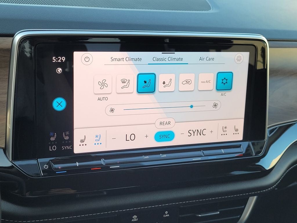 2025 Volkswagen Atlas 2.0T SE w/Technology