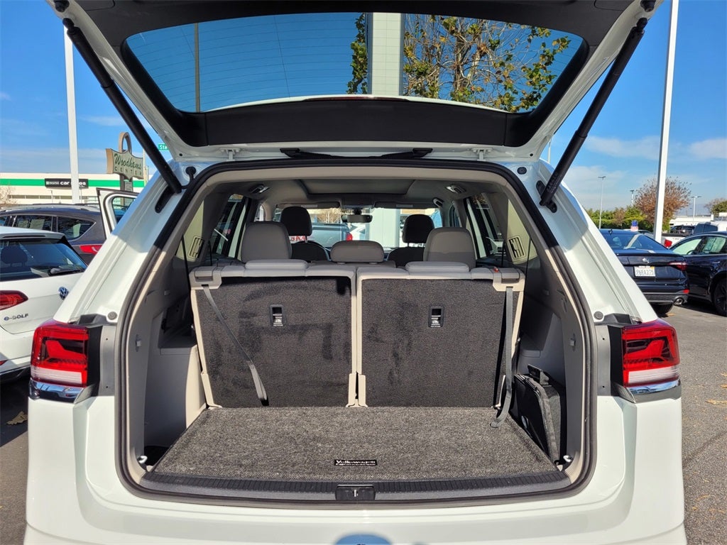 2023 Volkswagen Atlas 3.6L V6 SE w/Technology