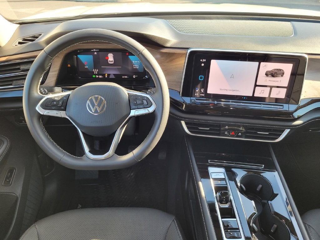 2024 Volkswagen Atlas 2.0T SE w/Technology