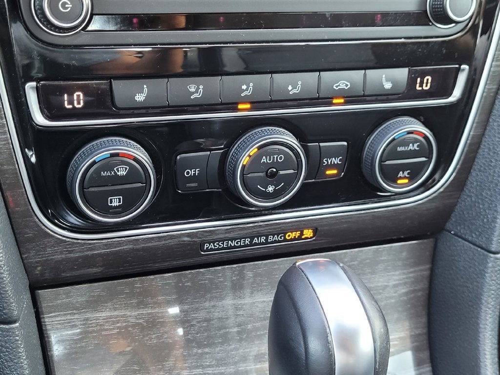 2018 Volkswagen Passat 2.0T SE w/Technology