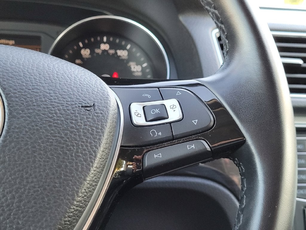 2018 Volkswagen Passat 2.0T SE w/Technology