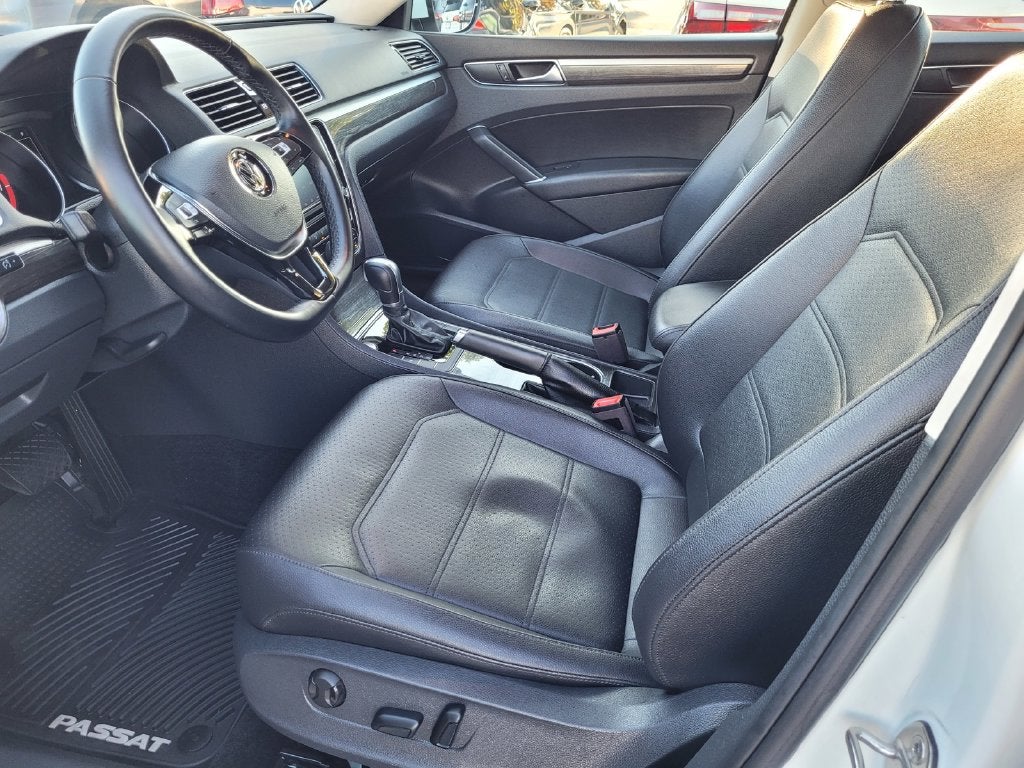 2018 Volkswagen Passat 2.0T SE w/Technology