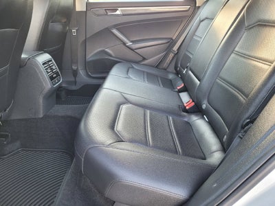 2018 Volkswagen Passat 2.0T SE w/Technology