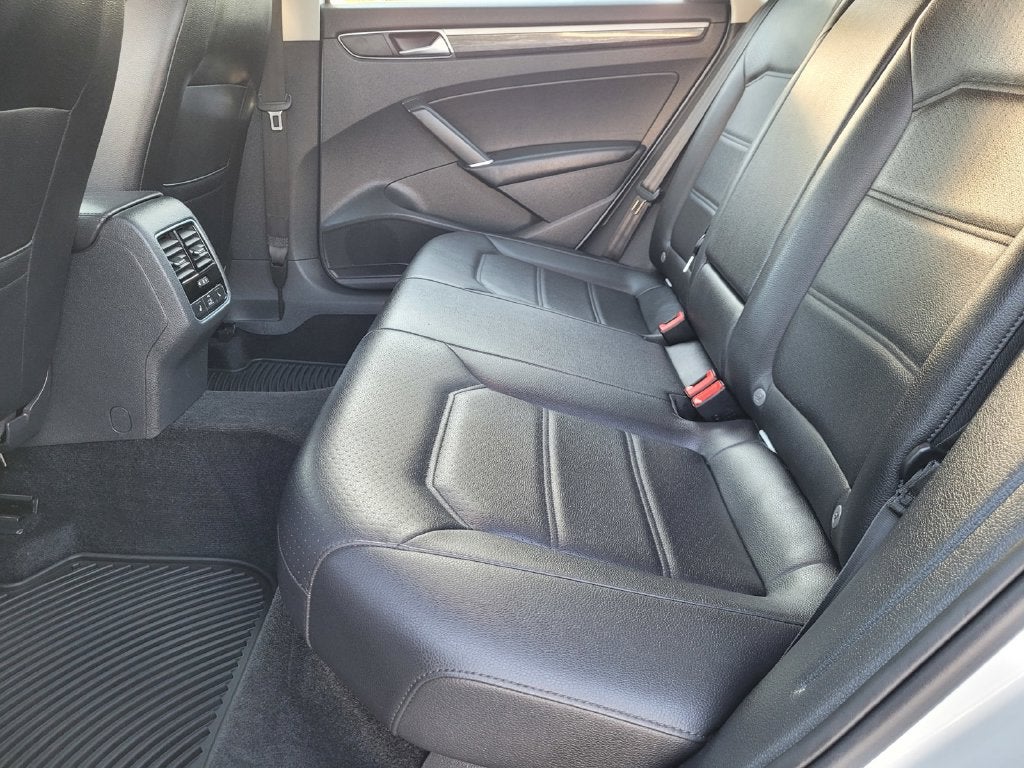 2018 Volkswagen Passat 2.0T SE w/Technology