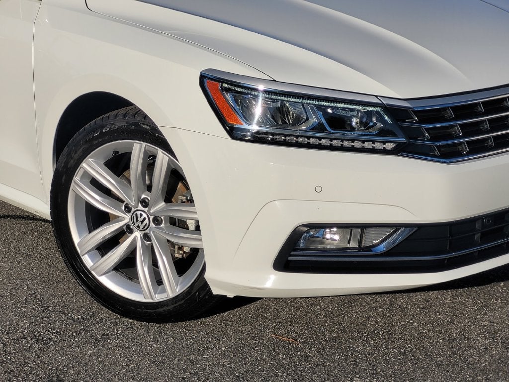 2018 Volkswagen Passat 2.0T SE w/Technology