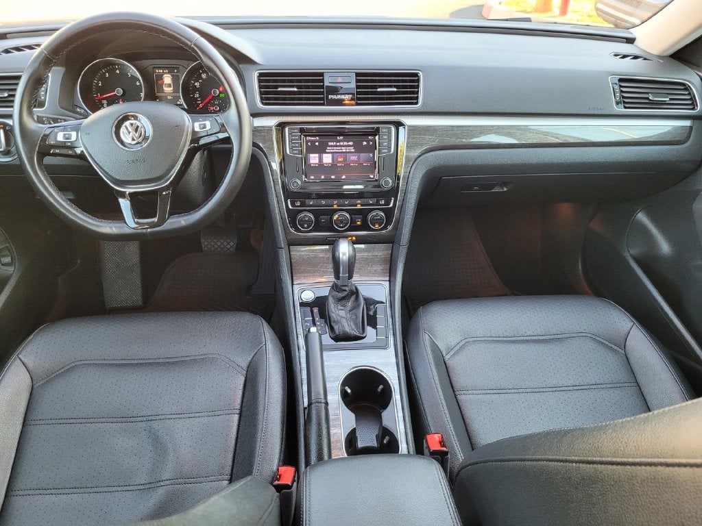 2018 Volkswagen Passat 2.0T SE w/Technology