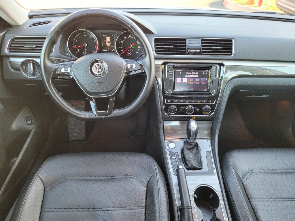 2018 Volkswagen Passat 2.0T SE w/Technology
