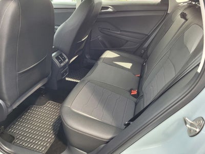 2025 Volkswagen Taos 1.5T SE Black