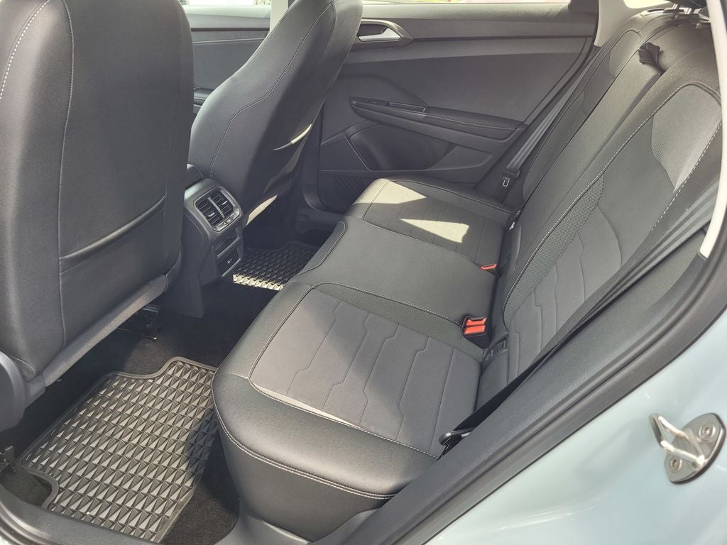 2025 Volkswagen Taos 1.5T SE Black