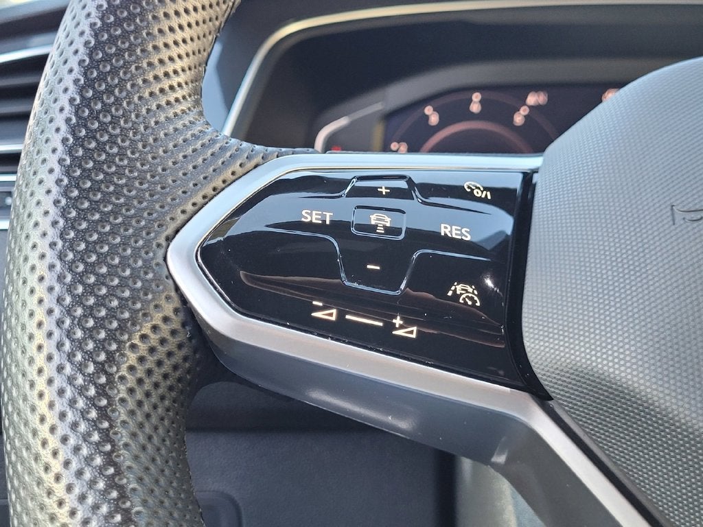 2024 Volkswagen Tiguan 2.0T SEL R-Line