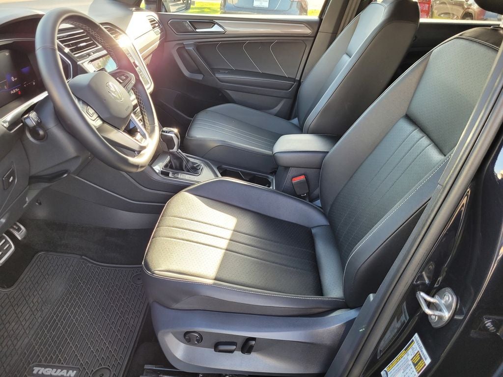 2023 Volkswagen Tiguan 2.0T SE R-Line Black