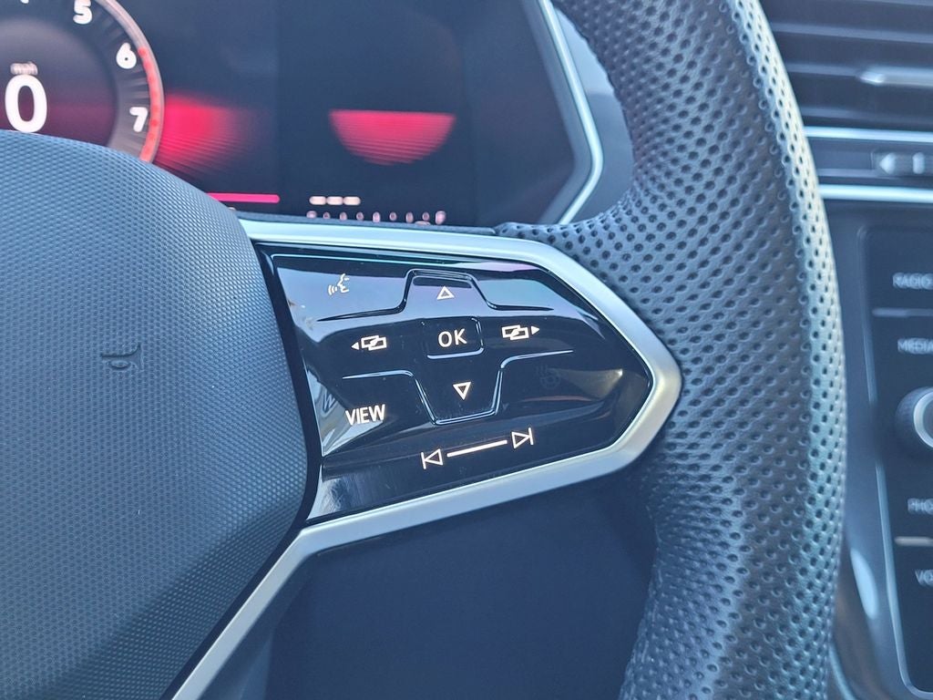 2024 Volkswagen Tiguan 2.0T SE R-Line Black
