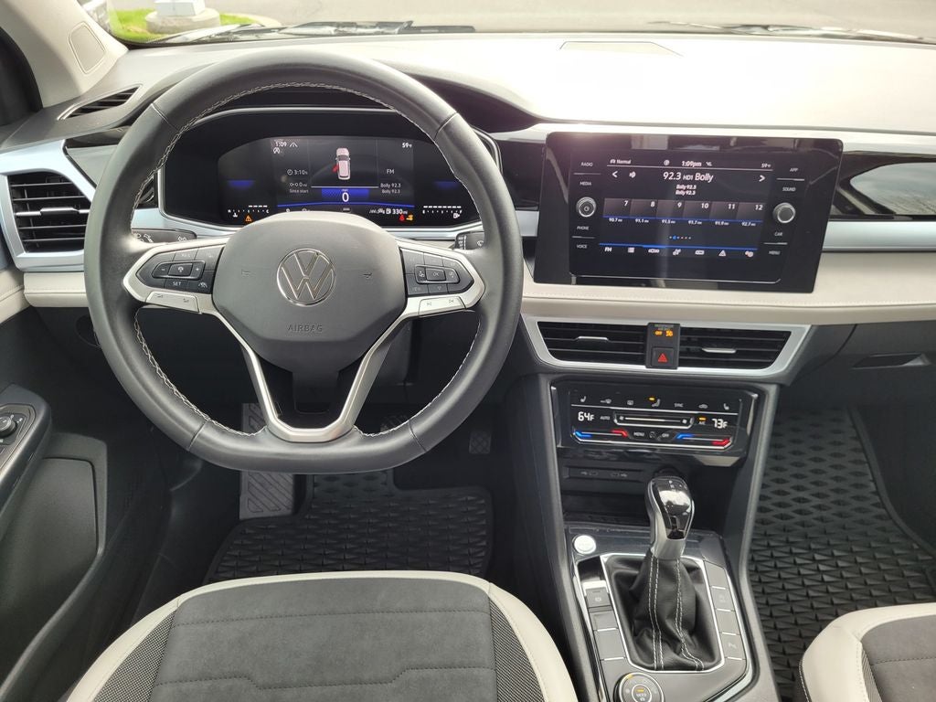 2025 Volkswagen Taos 1.5T SE