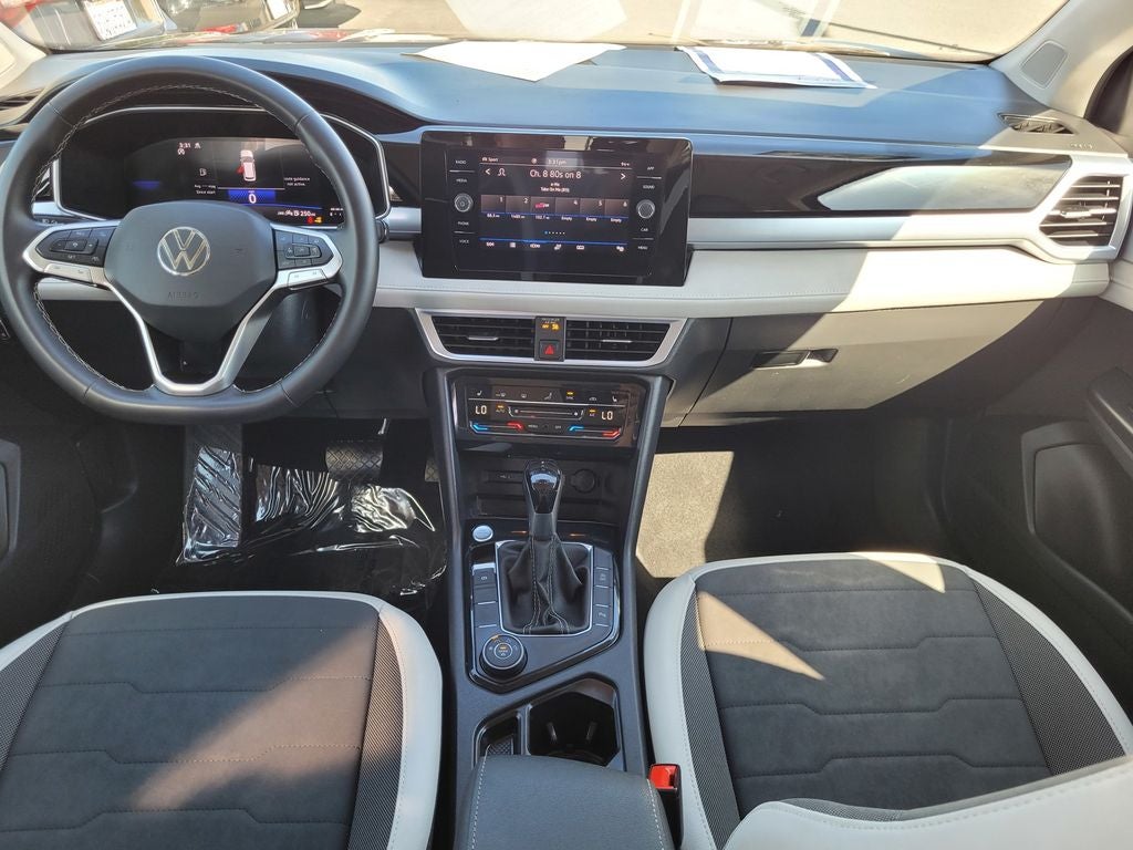 2025 Volkswagen Taos 1.5T SE
