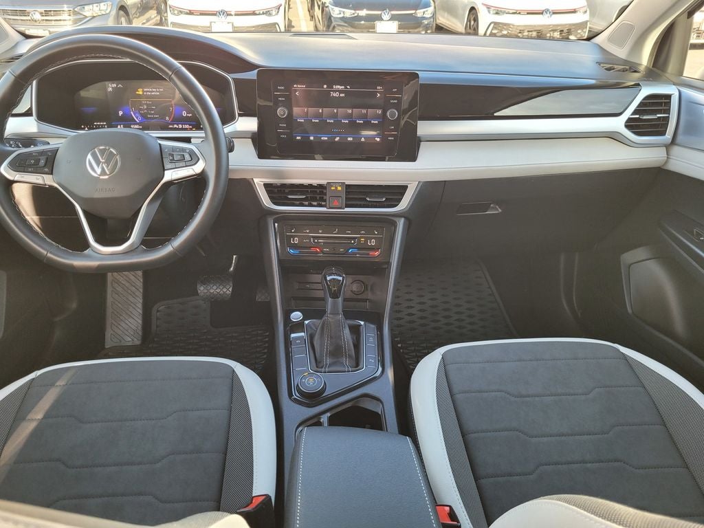 2025 Volkswagen Taos 1.5T SE
