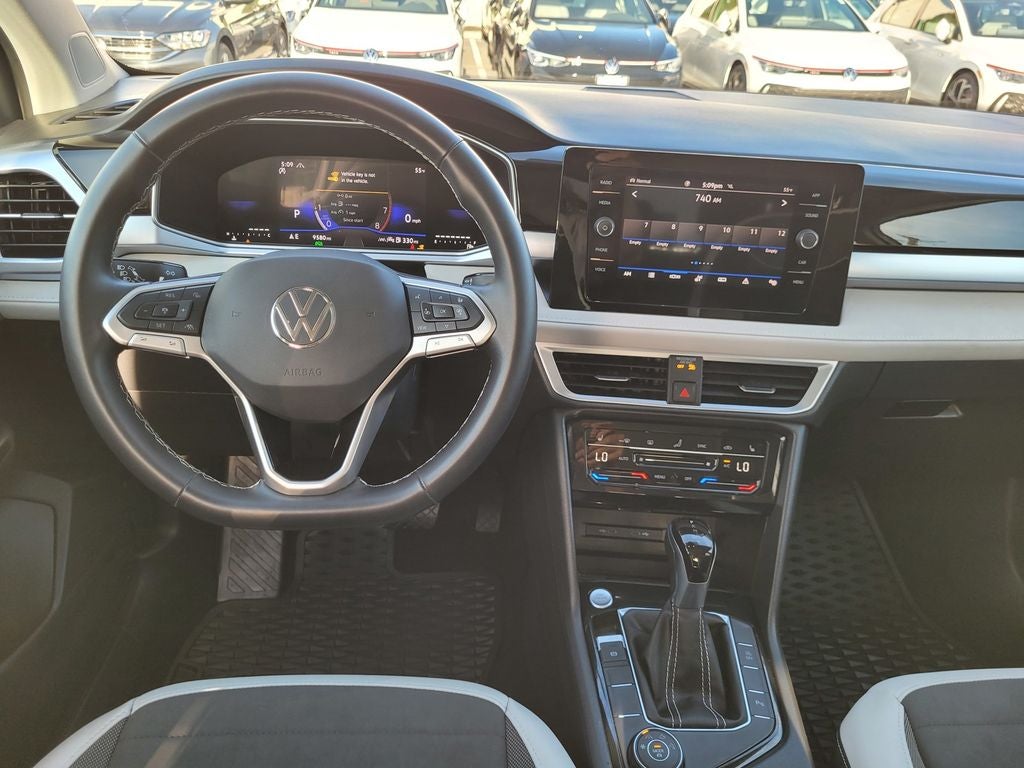 2025 Volkswagen Taos 1.5T SE