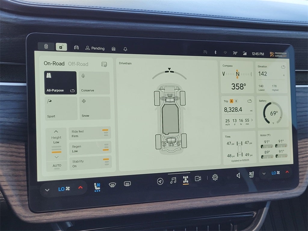 2023 Rivian R1S Adventure