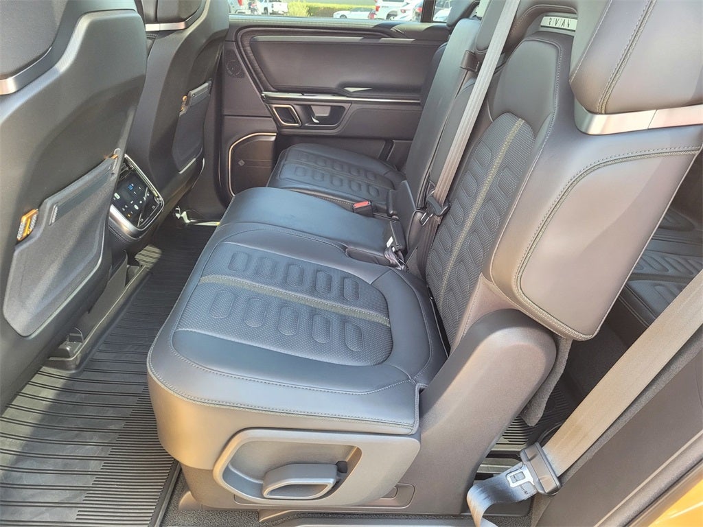 2023 Rivian R1S Adventure