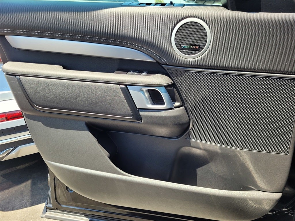 2024 Land Rover Discovery Dynamic SE