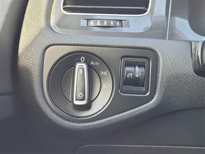 2019 Volkswagen e-Golf SE