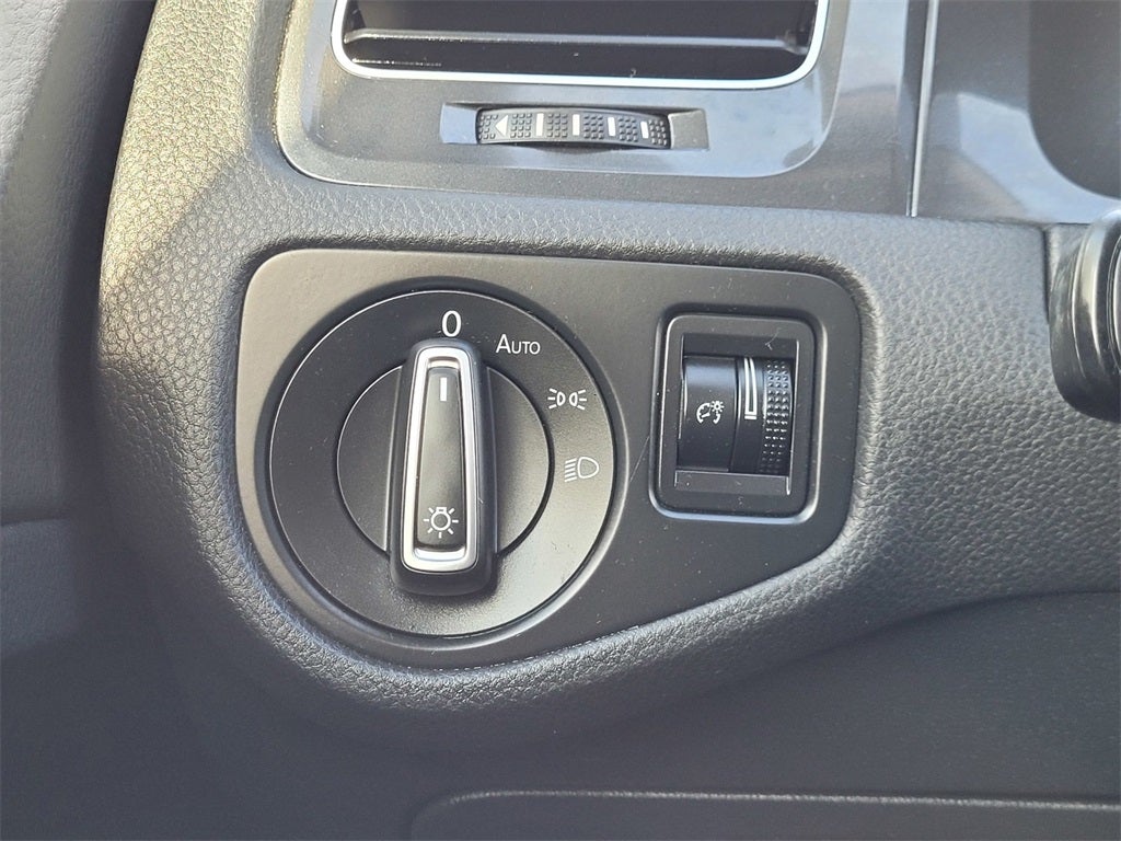 2019 Volkswagen e-Golf SE