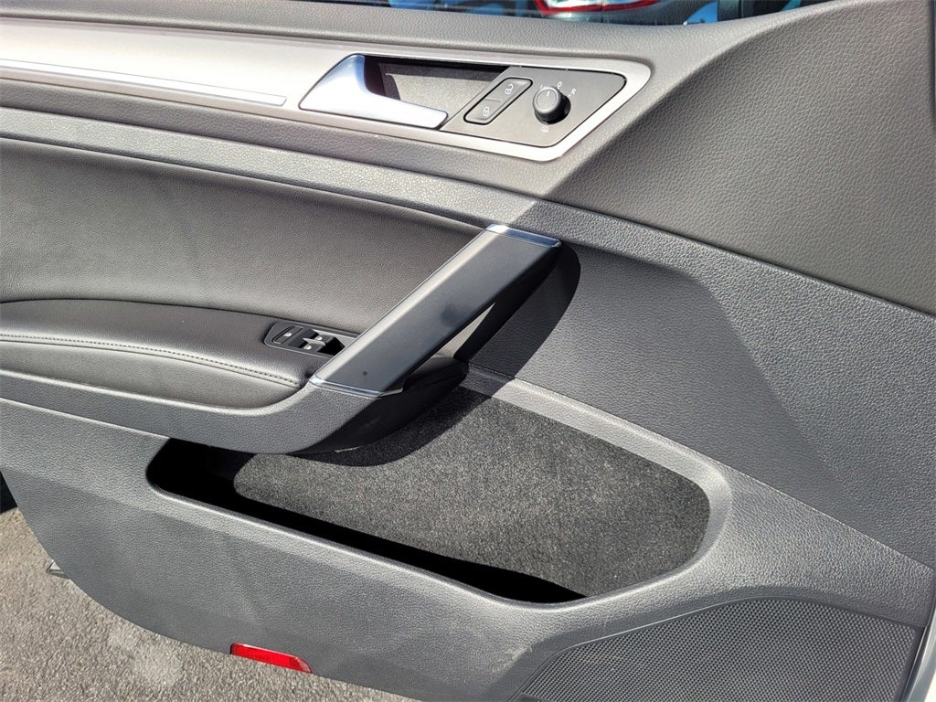 2016 Volkswagen e-Golf SEL Premium