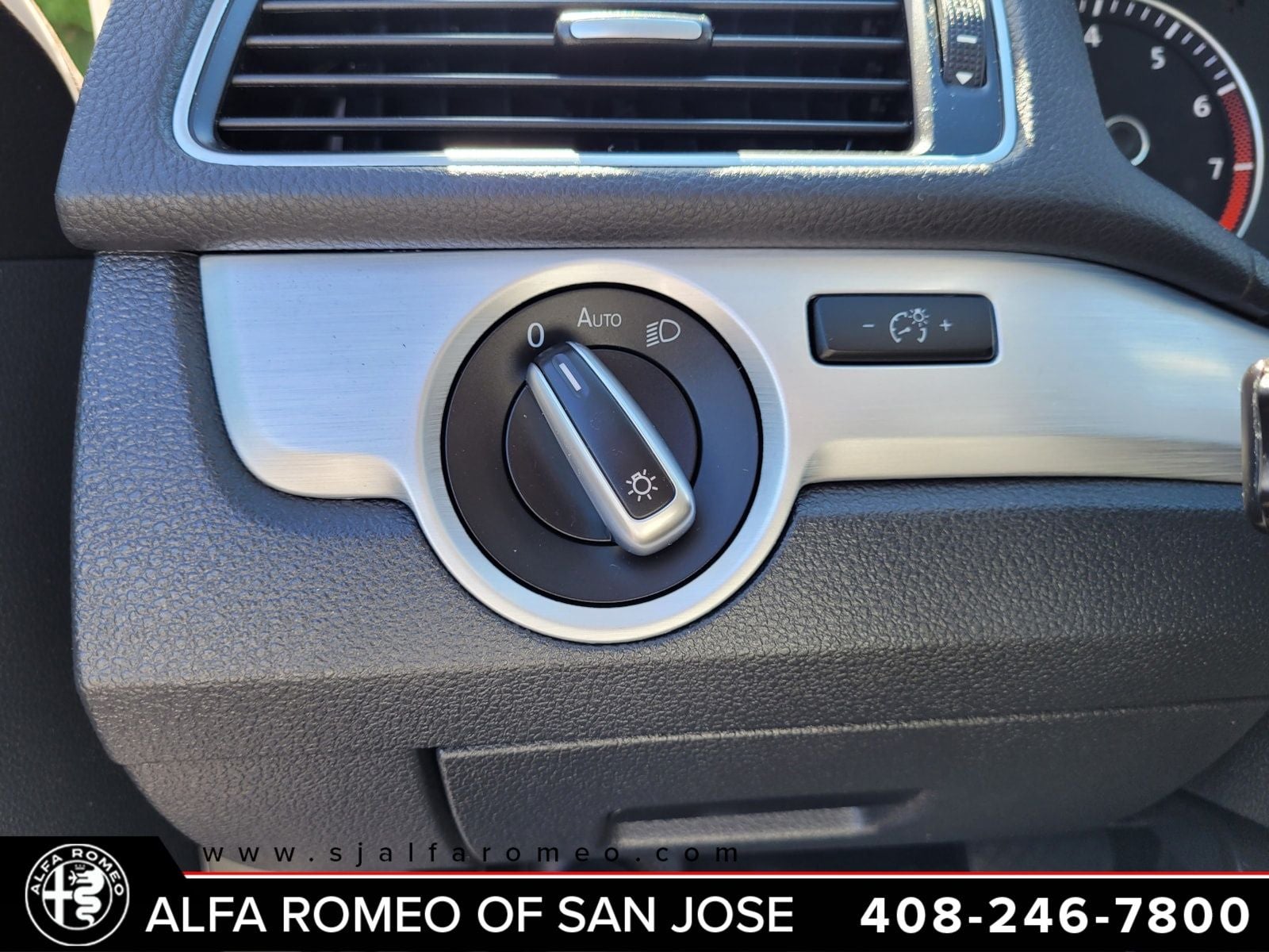 2013 Volkswagen Passat 2.5 SE