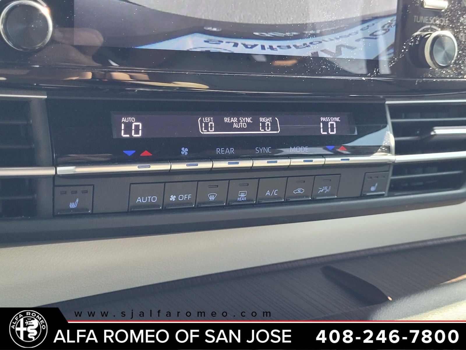 2023 Toyota Sienna XLE 8 Passenger