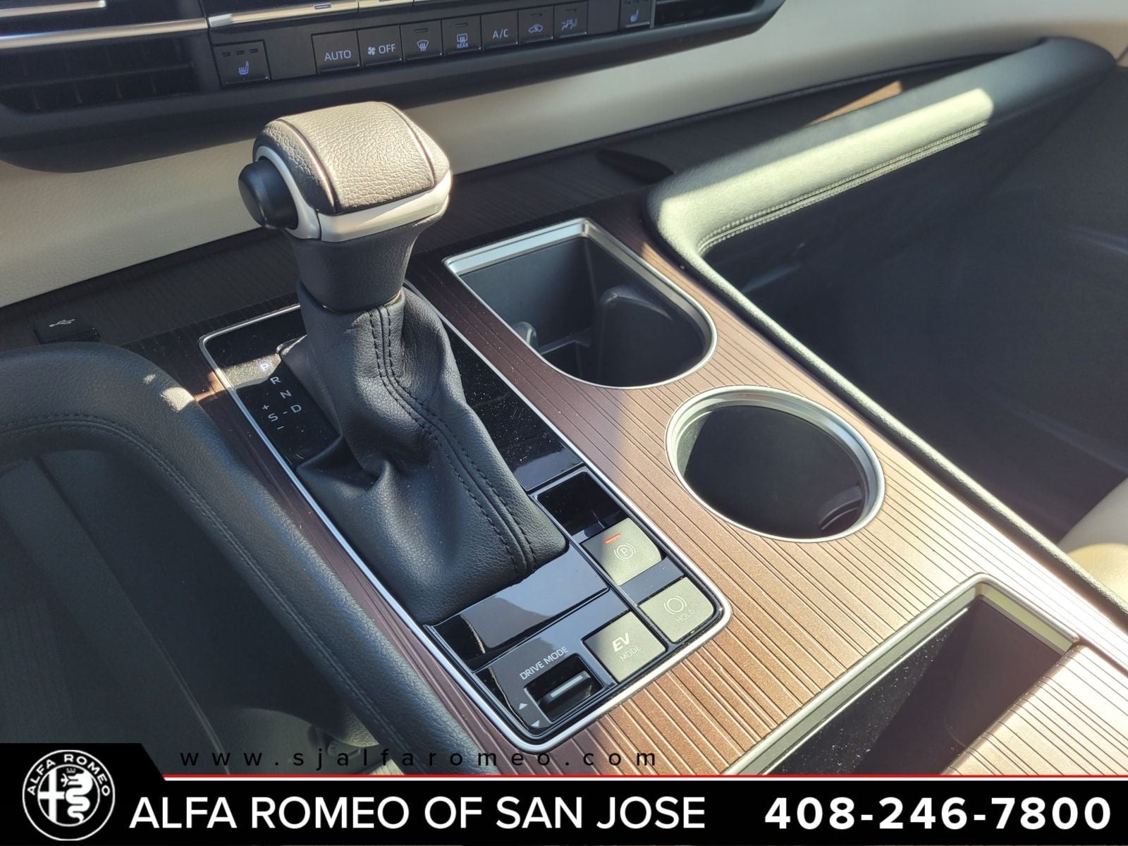 2023 Toyota Sienna XLE 8 Passenger
