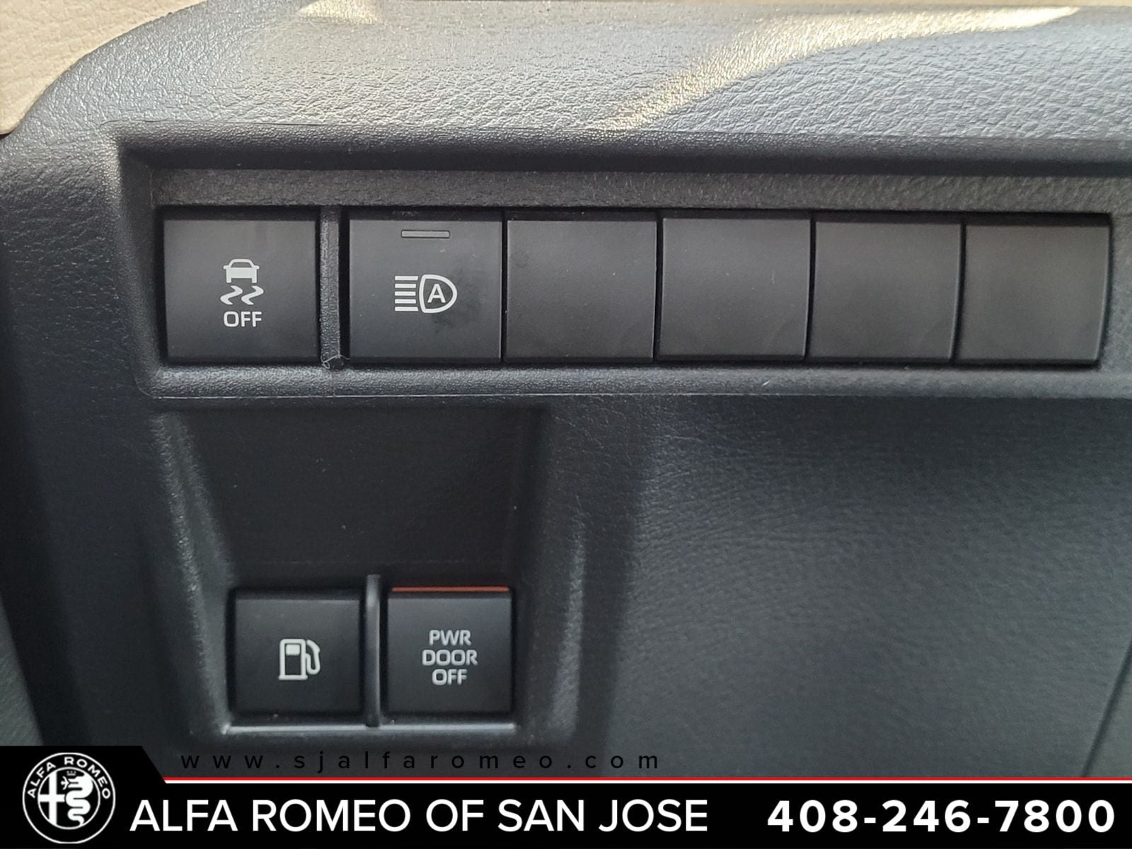2023 Toyota Sienna XLE 8 Passenger