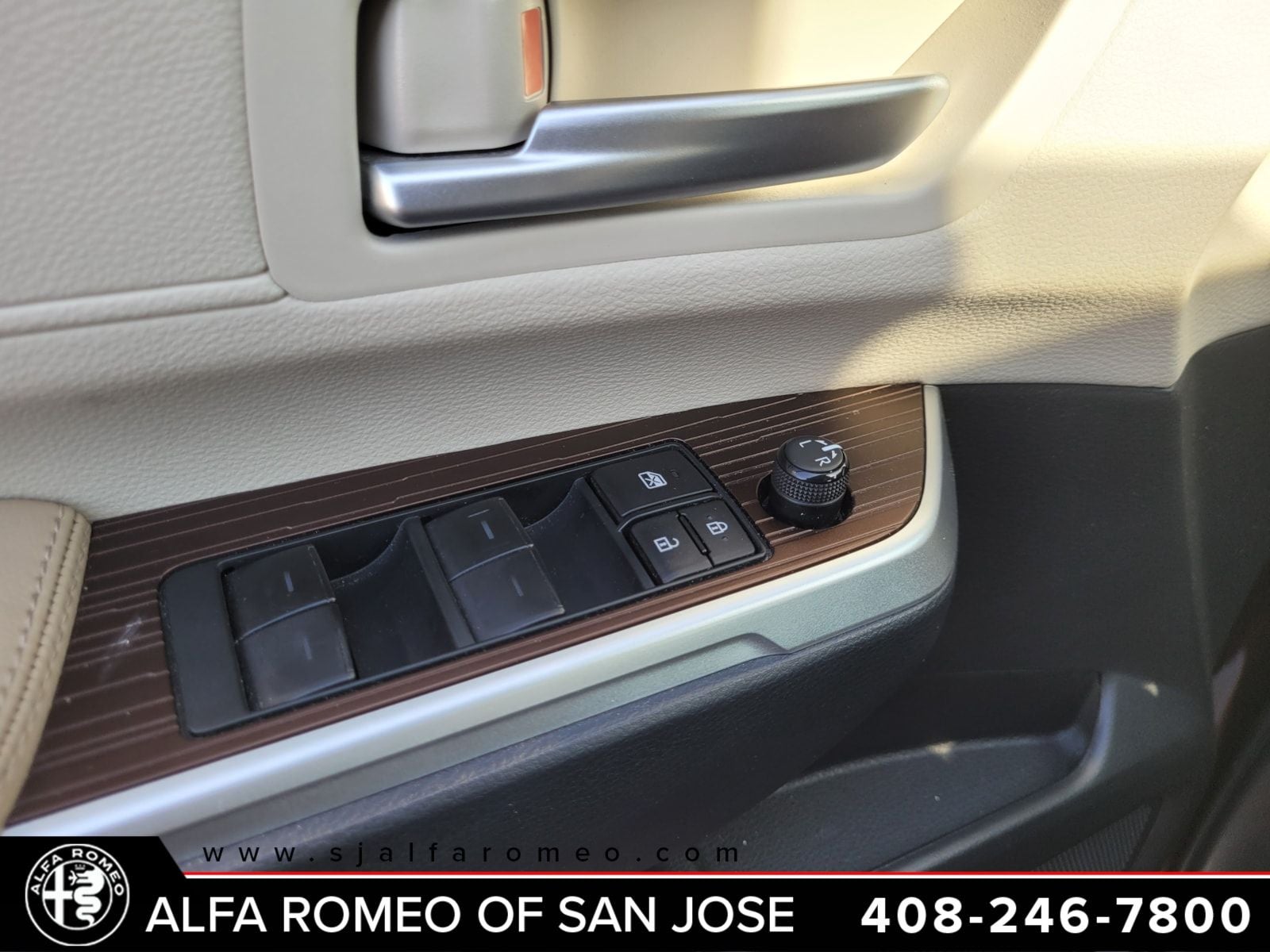 2023 Toyota Sienna XLE 8 Passenger