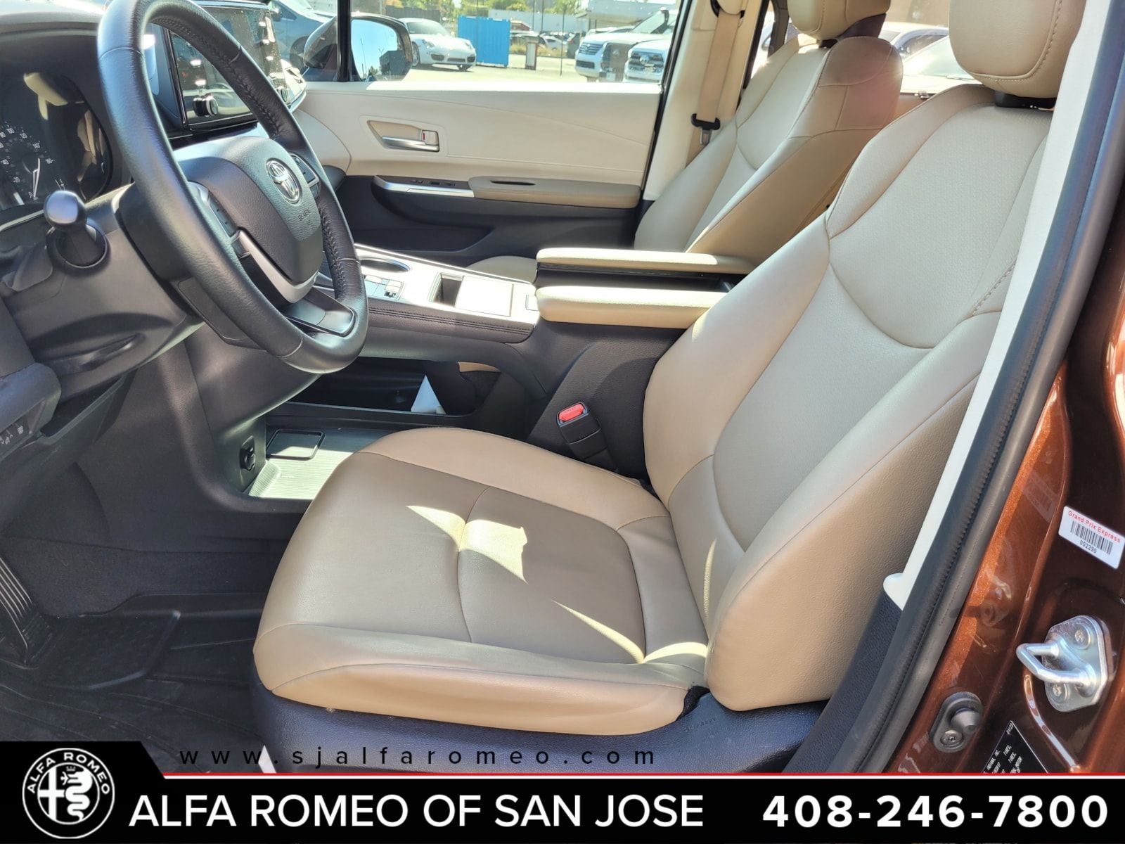 2023 Toyota Sienna XLE 8 Passenger