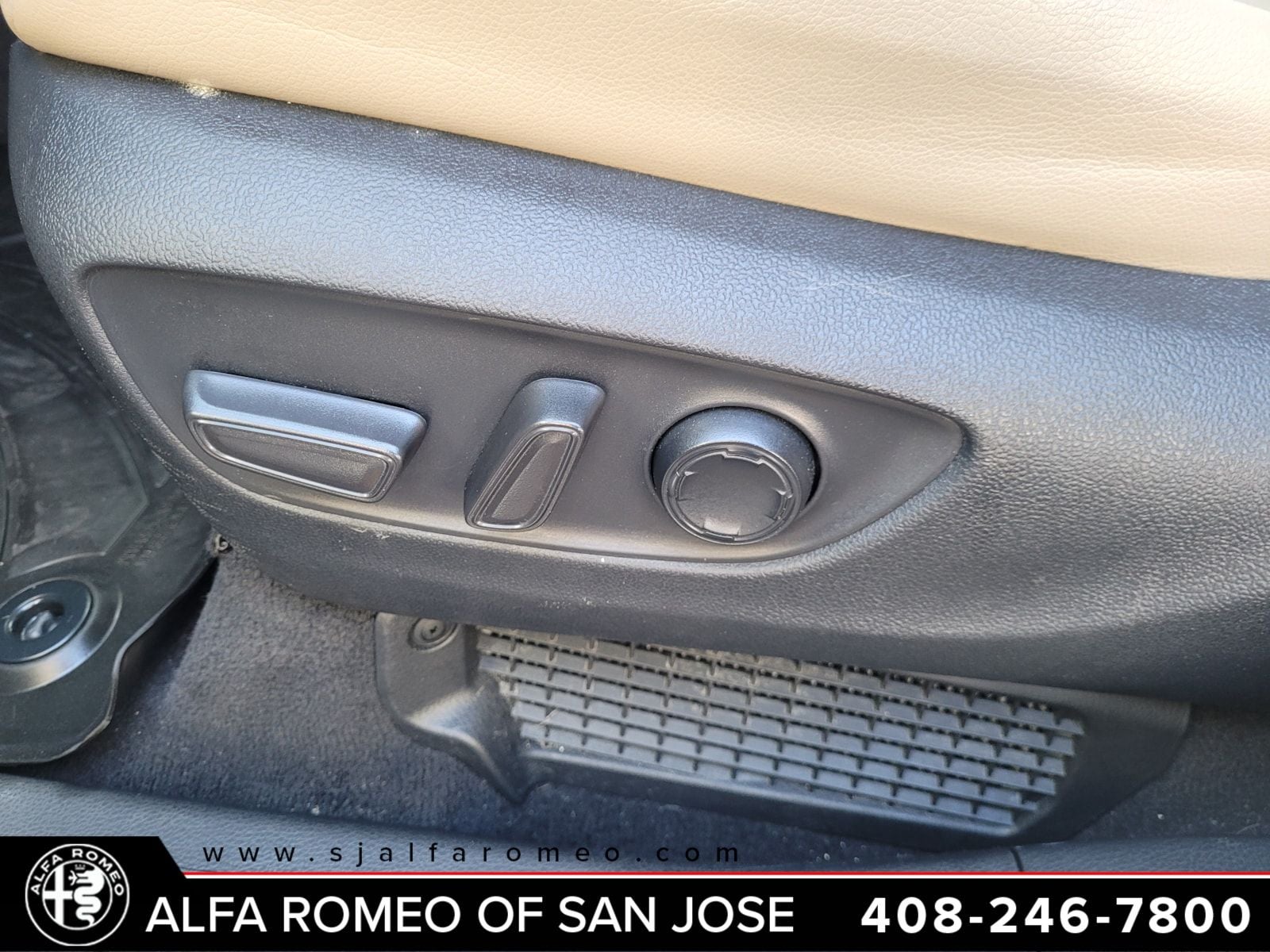 2023 Toyota Sienna XLE 8 Passenger