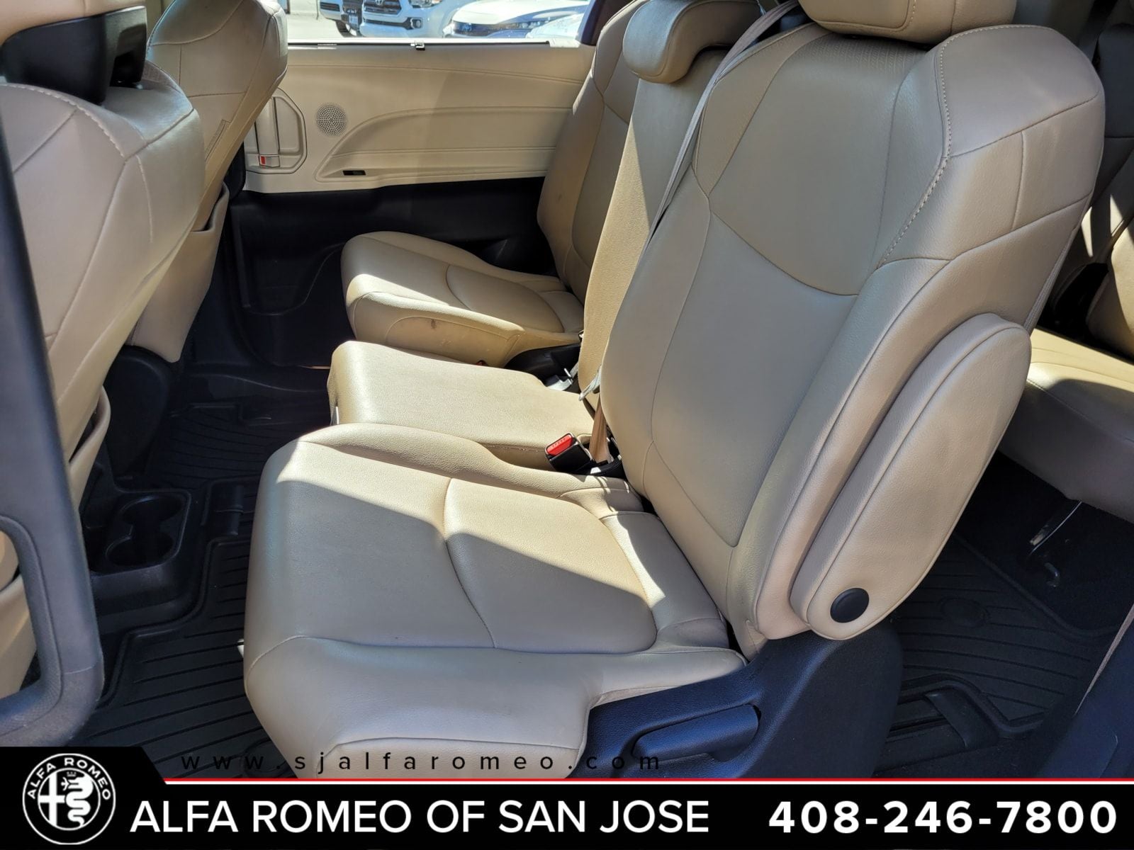 2023 Toyota Sienna XLE 8 Passenger