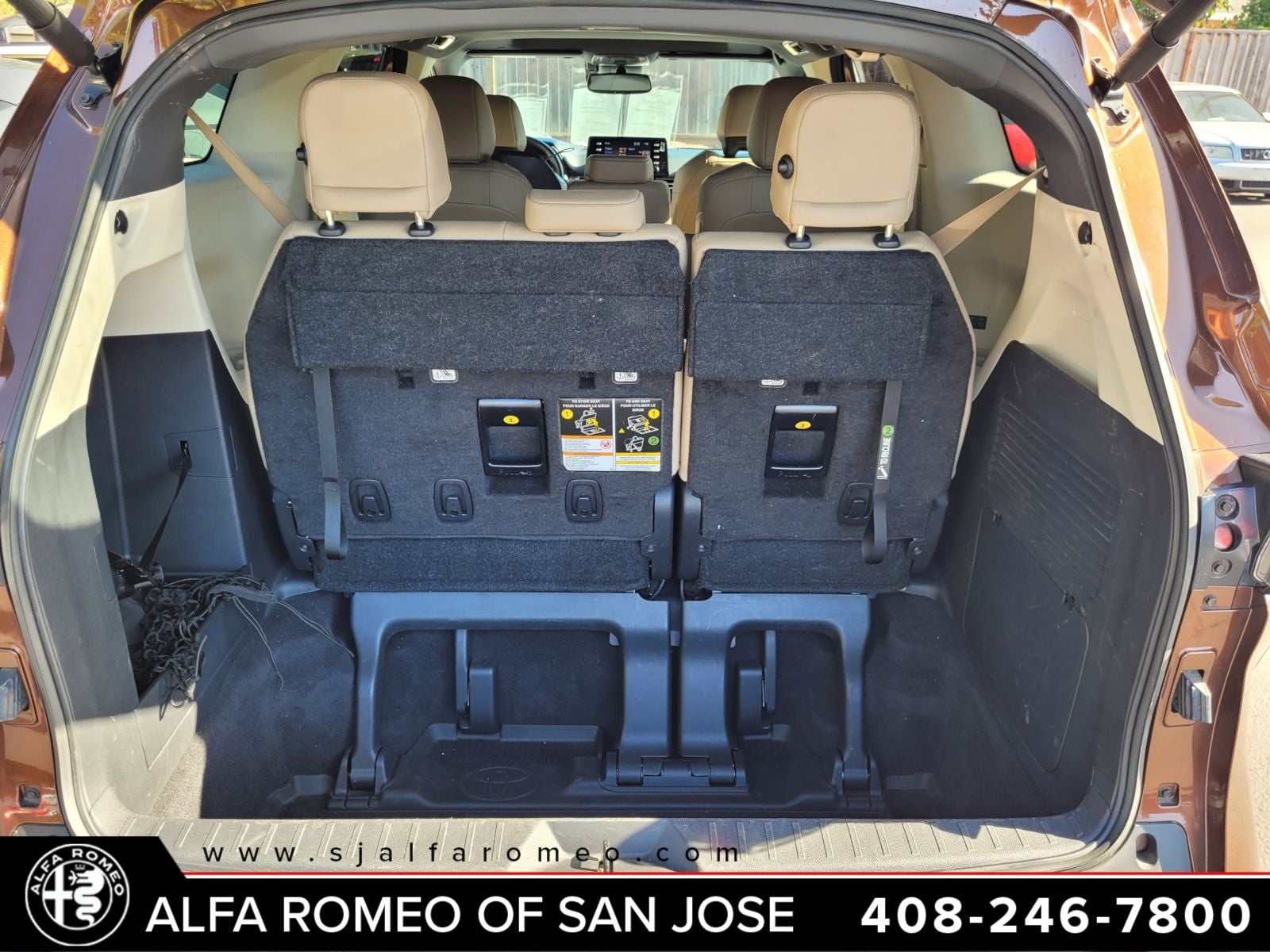 2023 Toyota Sienna XLE 8 Passenger