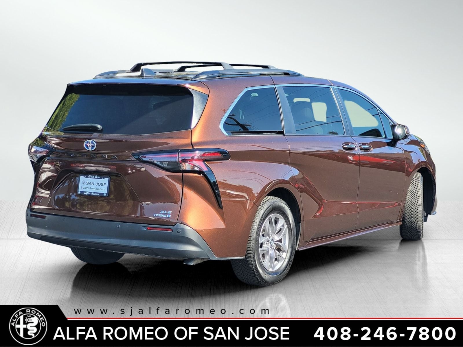 2023 Toyota Sienna XLE 8 Passenger