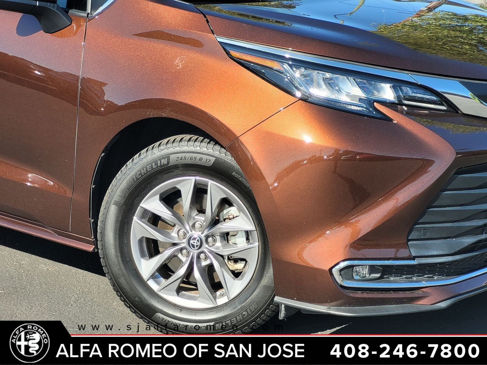 2023 Toyota Sienna XLE 8 Passenger