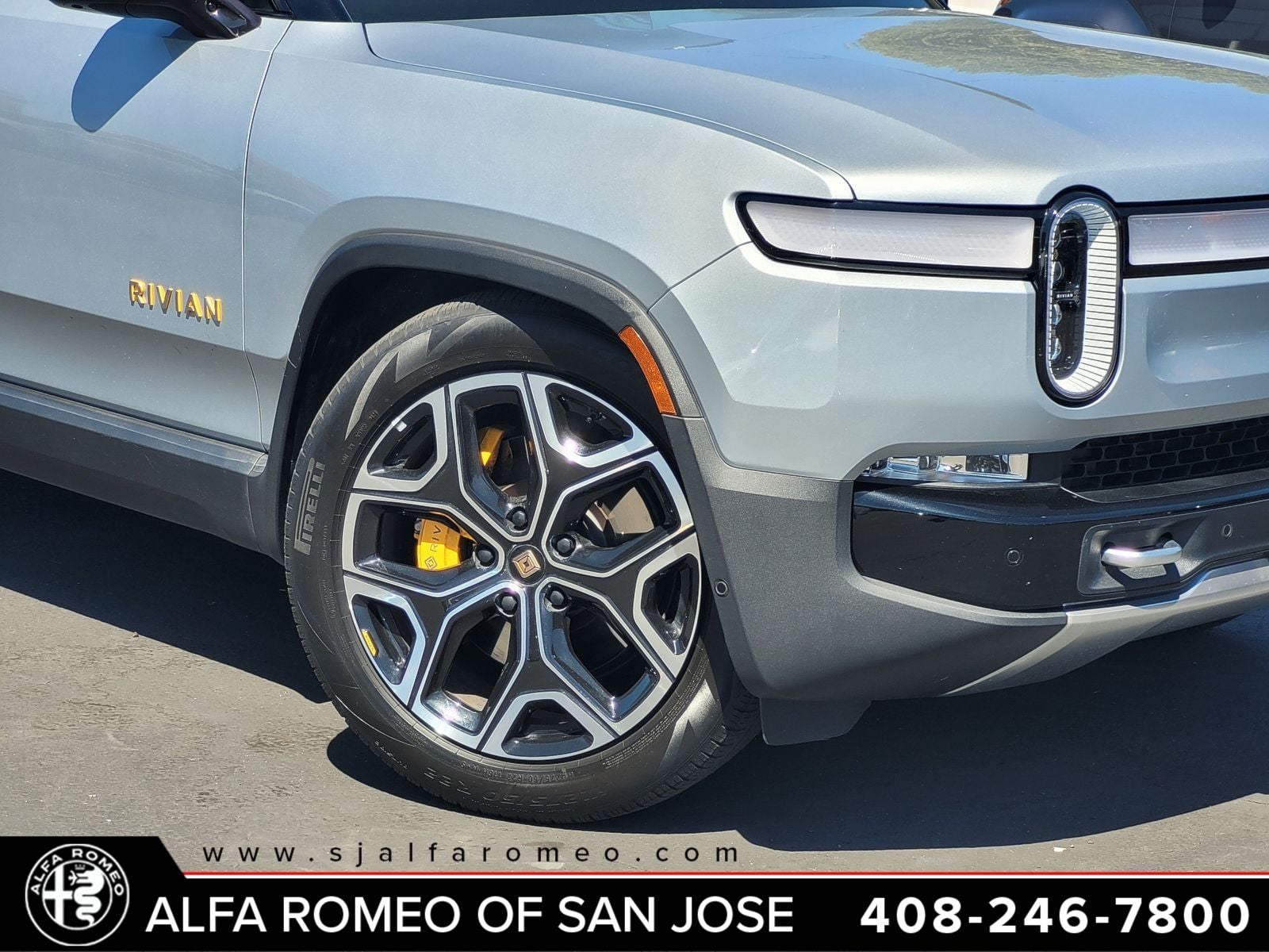 2024 Rivian R1S Adventure