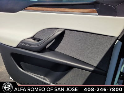 2023 Tesla Model X Base