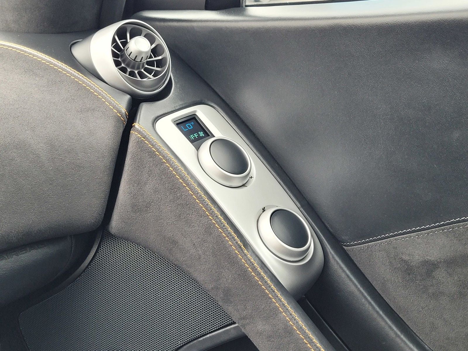 2012 McLaren MP4-12C Base