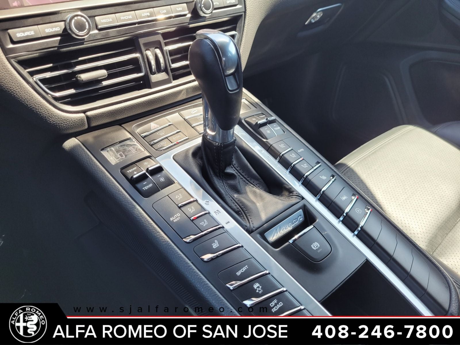 2020 Porsche Macan Base